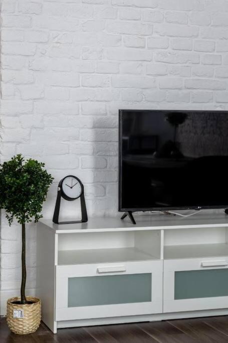 Chic, Captivating Space Near Opera House Apartment