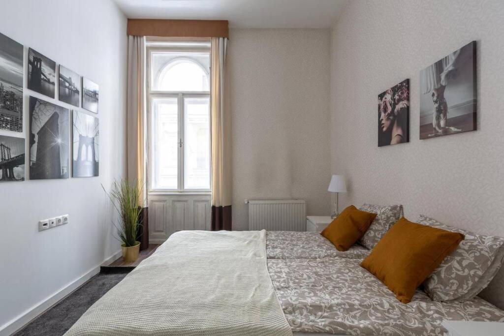 Lejlighed Chic, Captivating Space Near Opera House Budapest